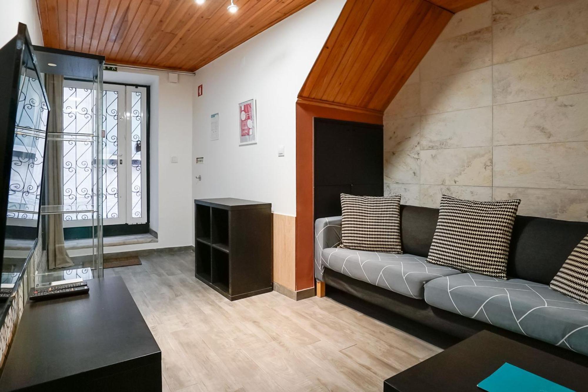 Cosmopolitan Chiado Apartment By Lovelystay ลิสบอน ภายนอก รูปภาพ